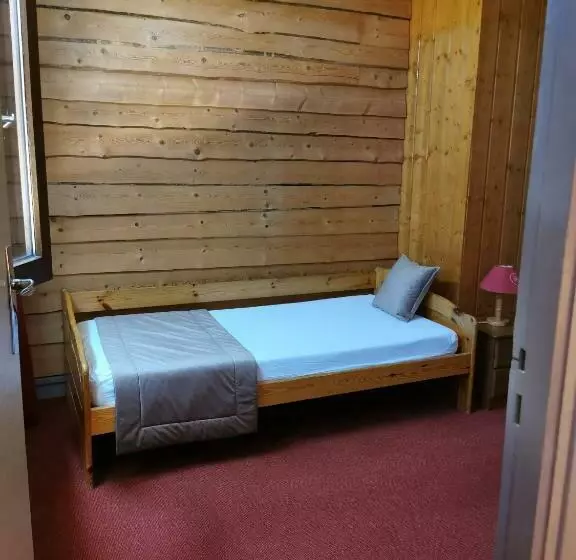 Standard Triple Room, Hôtel Au Feu De Bois Bar à Vin Le 1605