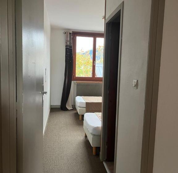 패밀리 룸, Hôtel Au Feu De Bois Bar à Vin Le 1605