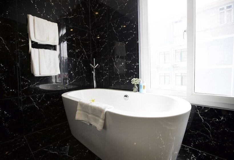 2 Bedrooms Apartment River View, Palmier Hotel   Art House Da Nang