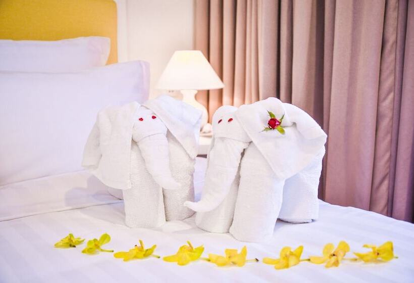 2 Bedrooms Apartment River View, Palmier Hotel   Art House Da Nang