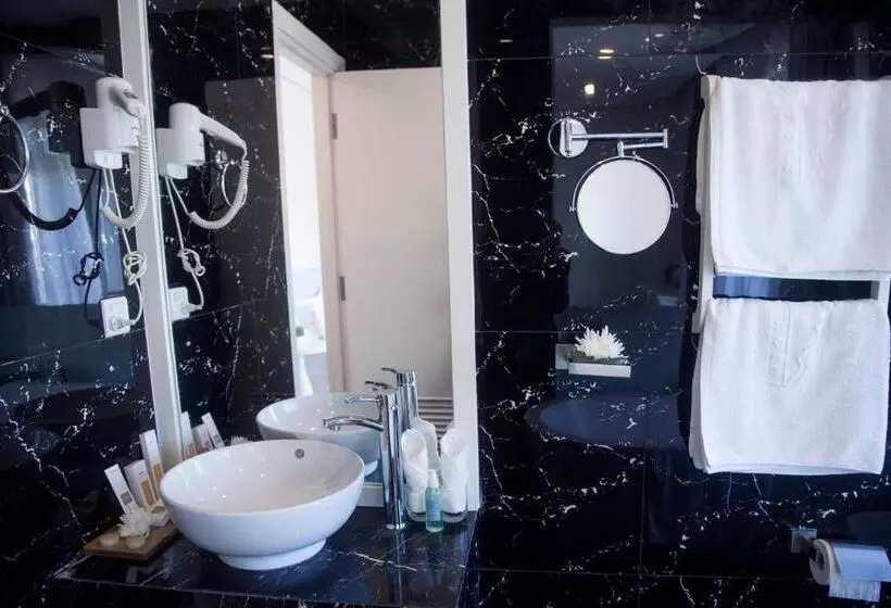 Premium room with river view, Palmier Hotel   Art House Da Nang