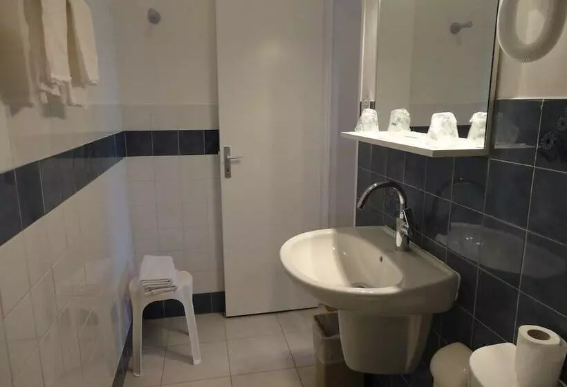 スタンダード４人部屋, Hôtel Punta E Mare Des Chambres Ou Des Appartements T2