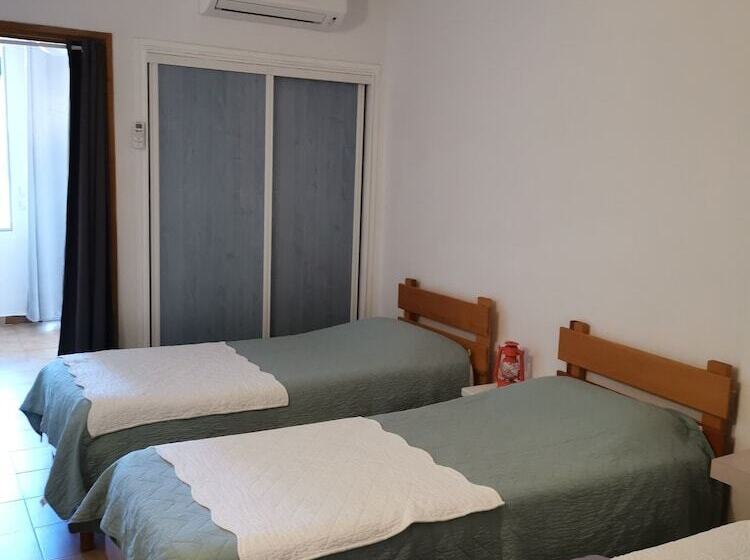 スタンダード４人部屋, Hôtel Punta E Mare Des Chambres Ou Des Appartements T2