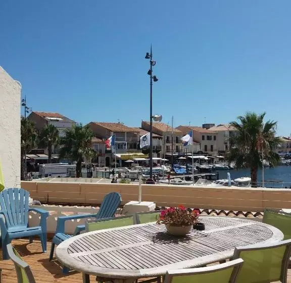 1 Bedroom Apartment with Terrace Sea View, Restaurant Du Port