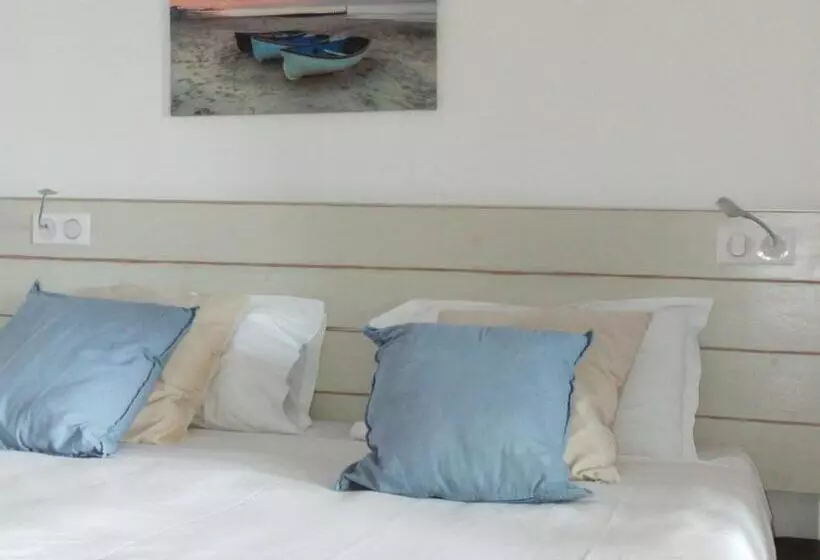 1 Bedroom Apartment with Terrace Sea View, Restaurant Du Port