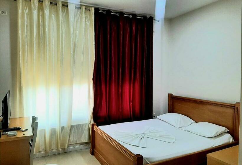 Quarto Triplo Basic, Vila Giorgio