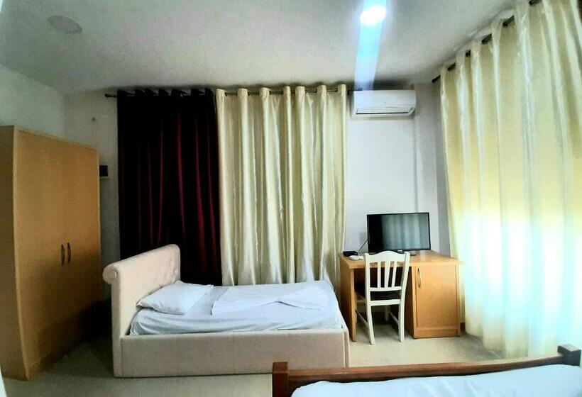 Quarto Triplo Basic, Vila Giorgio