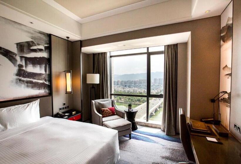 Deluxe room with river view, Wanda Realm Yiwu