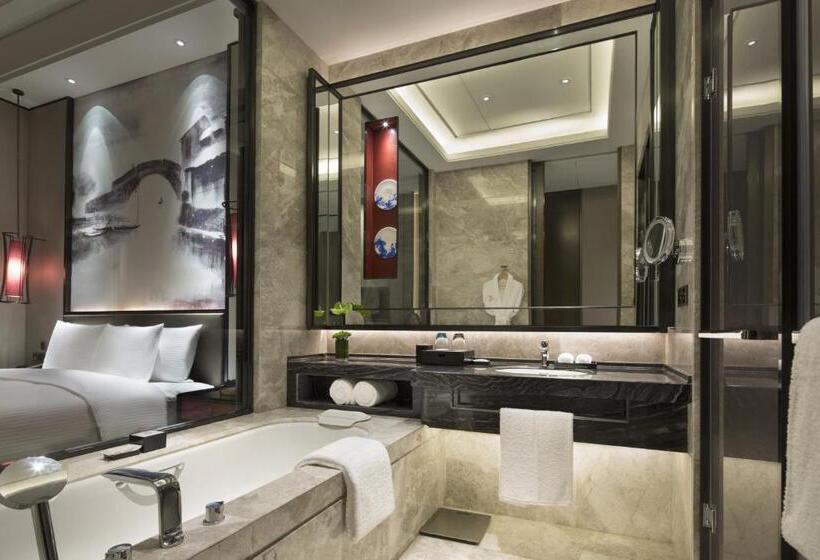 Deluxe room with river view, Wanda Realm Yiwu