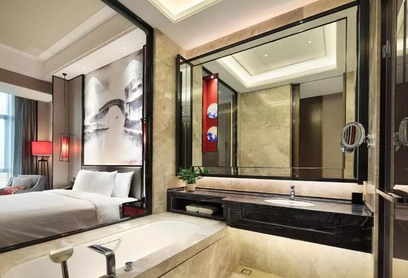 Deluxe room with river view, Wanda Realm Yiwu