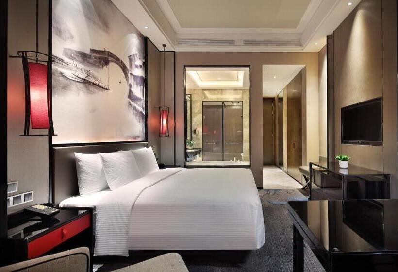 Deluxe room with river view, Wanda Realm Yiwu