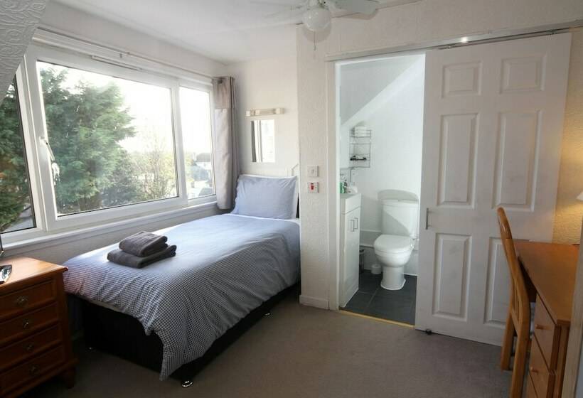 Номер Стандарт Индивидуальный, Dean Park Guest House