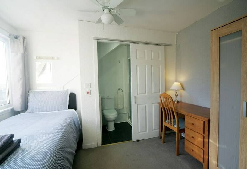 Номер Стандарт Индивидуальный, Dean Park Guest House