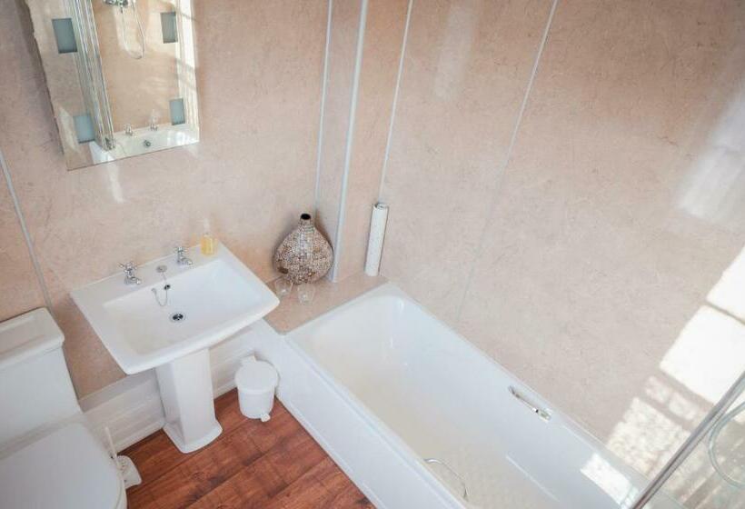 标准间, The Grove Cromer