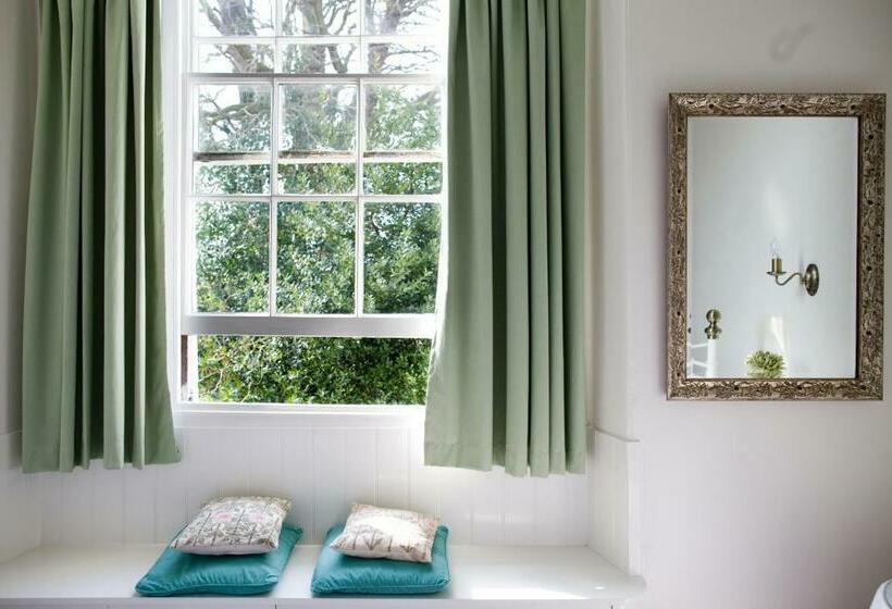 标准间, The Grove Cromer