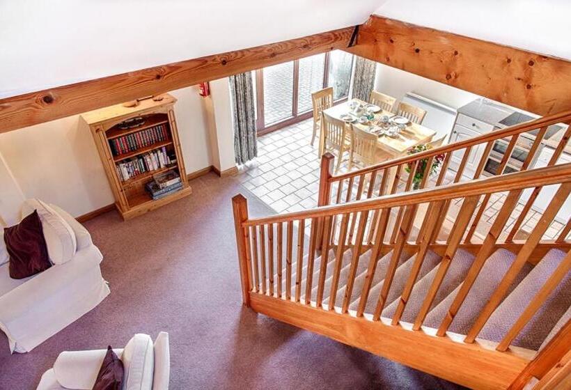 3间卧室的房子, The Grove Cromer