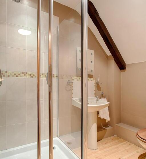 3间卧室的房子, The Grove Cromer