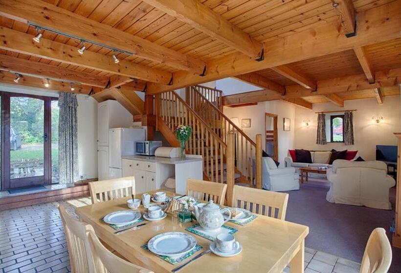 3间卧室的房子, The Grove Cromer