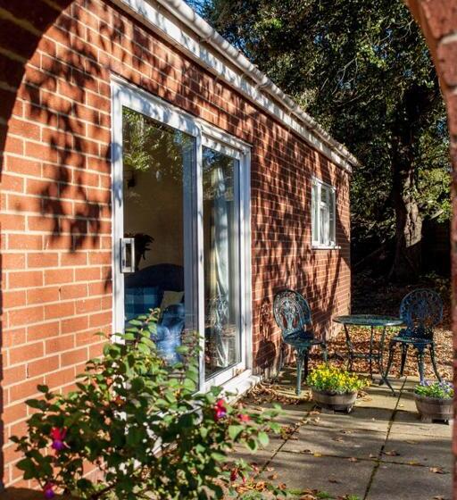 标准平房, The Grove Cromer