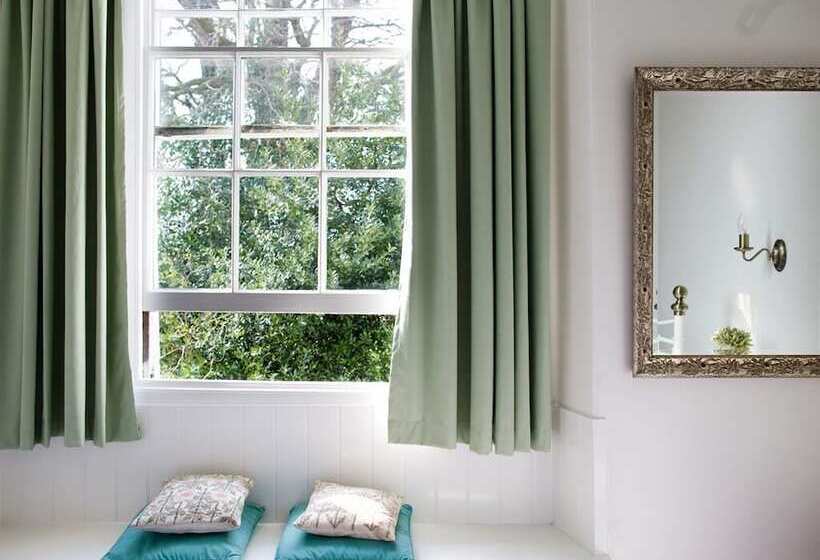 标准间, The Grove Cromer