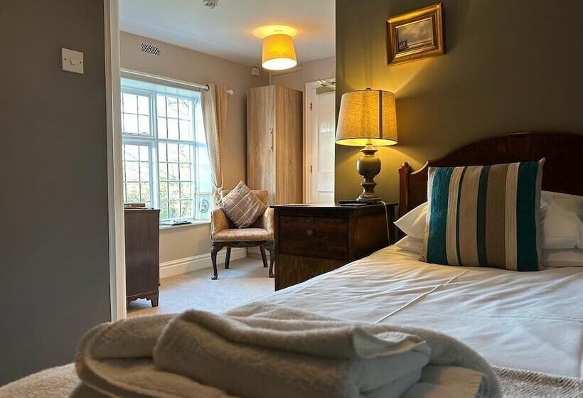 标准单人间, The Grove Cromer