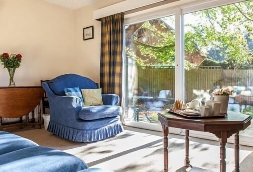 1间卧室的房子, The Grove Cromer