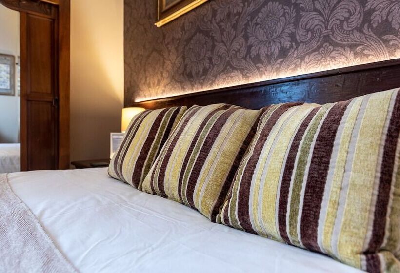 标准间, The Grove Cromer