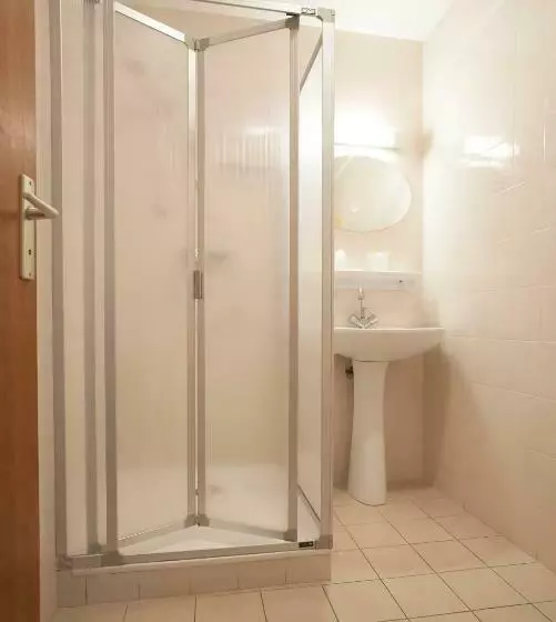 Standard Neljän Hengen Huone, La Roche Du Croue