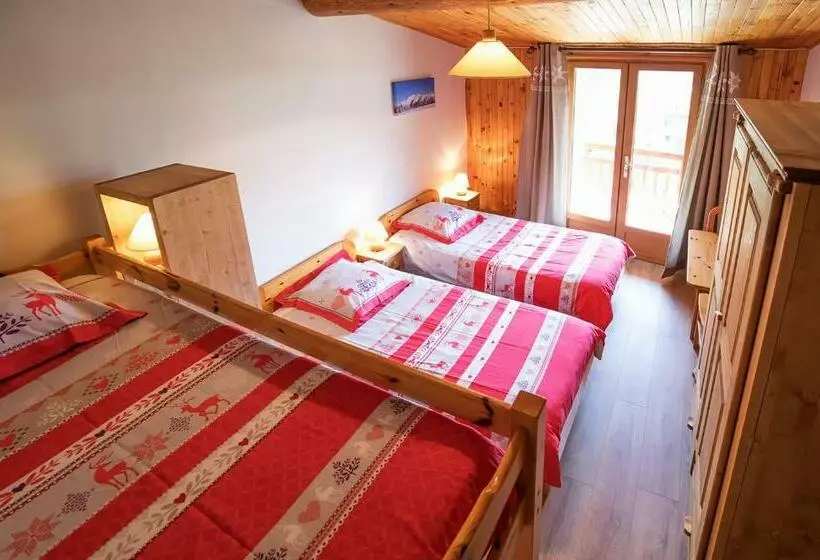 Standard Neljän Hengen Huone, La Roche Du Croue