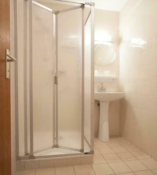 غرفة قياسية ثلاثية, La Roche Du Croue