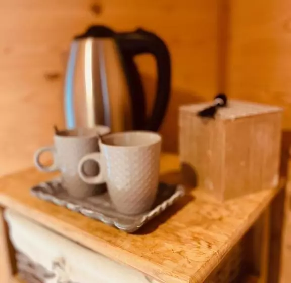 庭の見えるスタンダードトリプルルーム, Les Roulottes De La Basse Maunerie