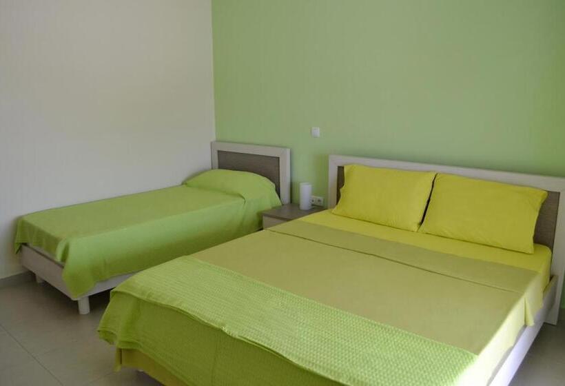 Triple Room Sea View, Riviera Rooms