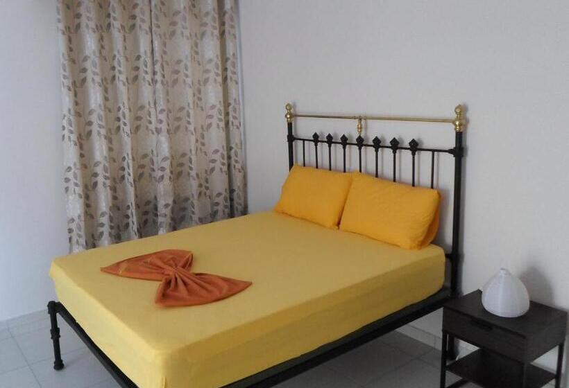 חדר סטנדרט לארבעה, Riviera Rooms