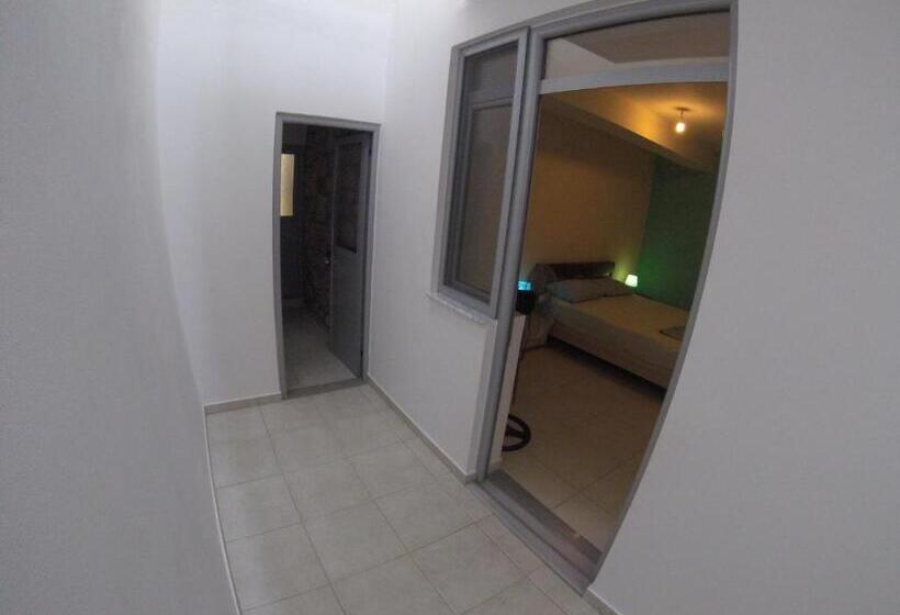 חדר אקונומי, Riviera Rooms