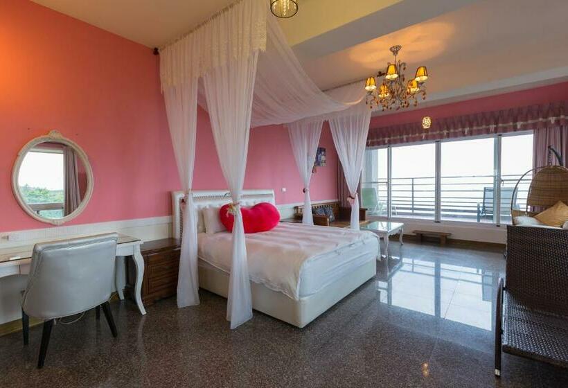 اتاق لوکس با بالکن و چشمانداز دریا, Spray House