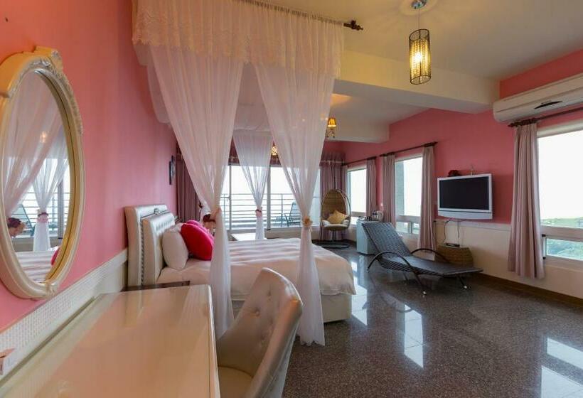 اتاق لوکس با بالکن و چشمانداز دریا, Spray House