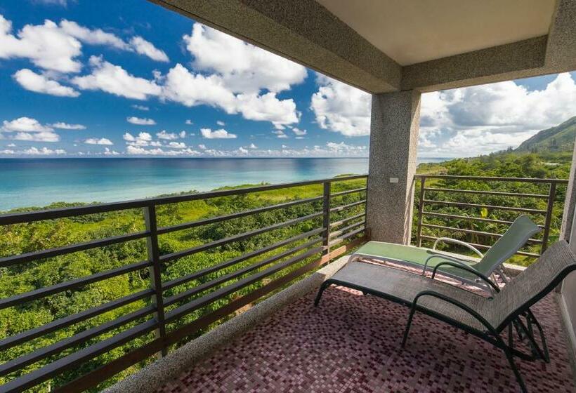 اتاق لوکس با بالکن و چشمانداز دریا, Spray House