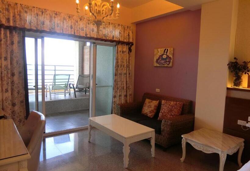 اتاق لوکس با بالکن و چشم‌انداز دریا, Spray House