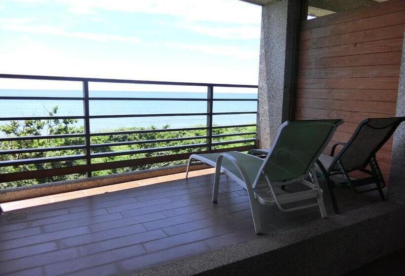 اتاق لوکس با بالکن و چشمانداز دریا, Spray House