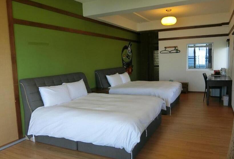 اتاق استاندارد چهار تخته با چشمانداز دریا, Spray House