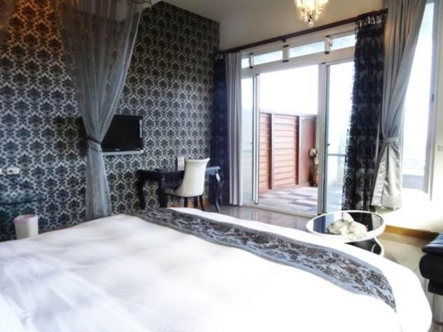 اتاق استاندارد با بالکن, Spray House