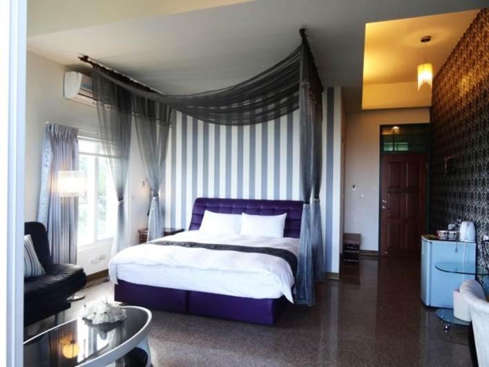 اتاق استاندارد با بالکن, Spray House