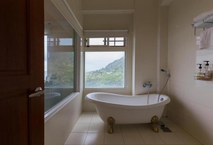 اتاق لوکس با بالکن و چشمانداز دریا, Spray House