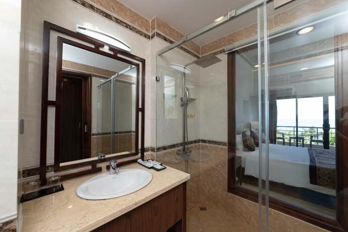 اتاق لوکس, Con Dao Resort