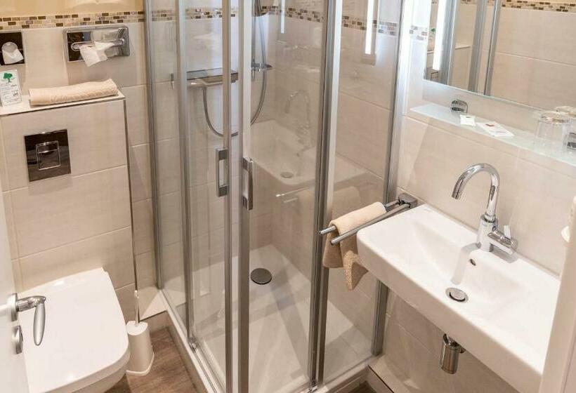 标准单人间, Frommanns Land