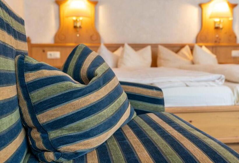 高级大房间, Frommanns Land