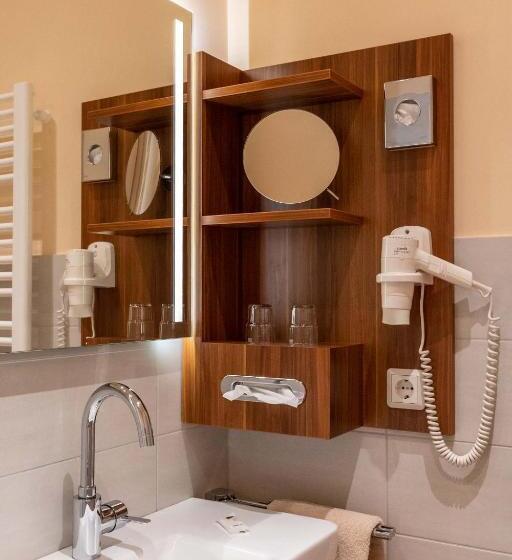 豪华房间, Frommanns Land