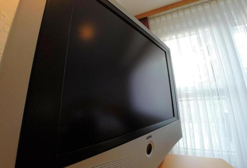 标准间, Frommanns Land