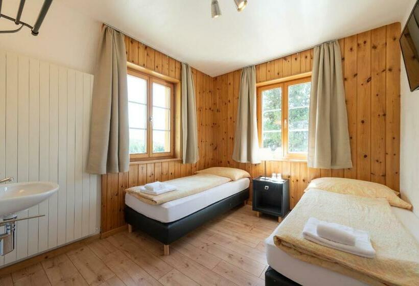 غرفة قياسية حمام مشترك, Hostel By Randolins