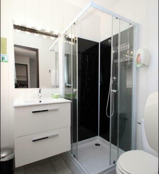 חדר משפחתי, Hôtel Peyramale